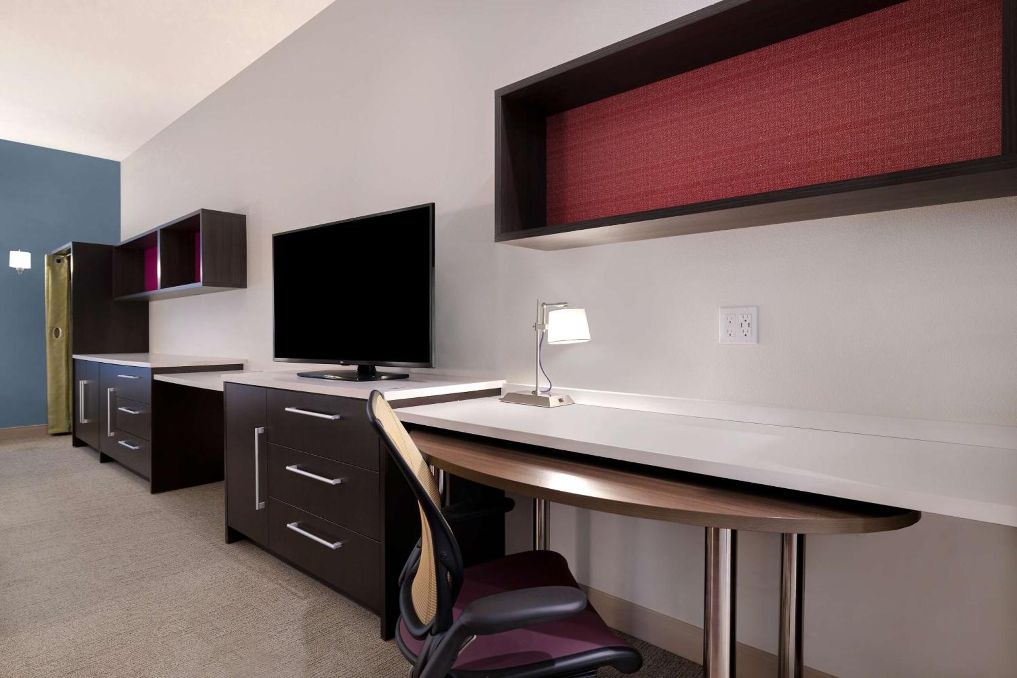 Hotel Home2 By Hilton Redding